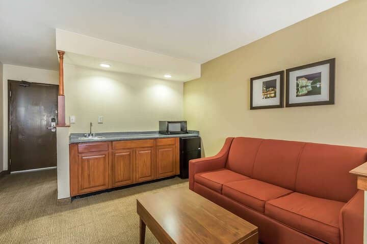 Room 15 of 60