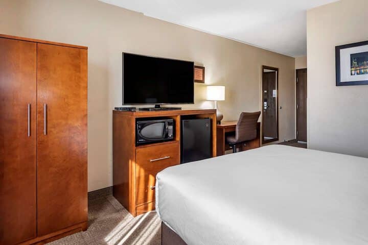 Room 25 of 60